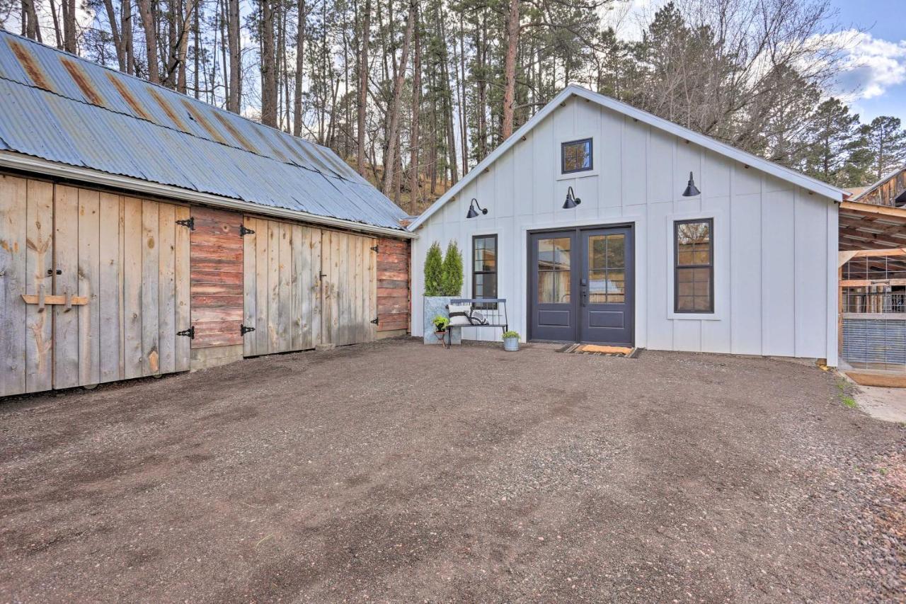 Rustic Rapid City Farmhouse With Mountain Views 외부 사진