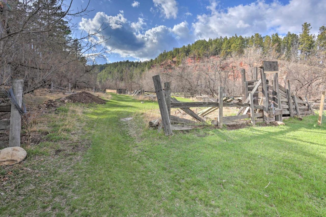 Rustic Rapid City Farmhouse With Mountain Views 외부 사진